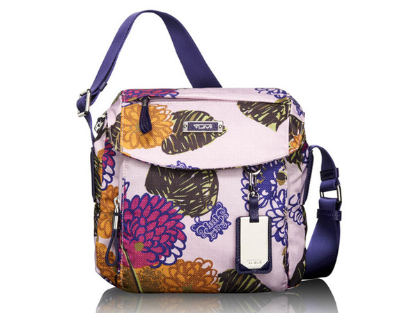 Tumi x Anna Sui 联名设计系列母亲节献礼