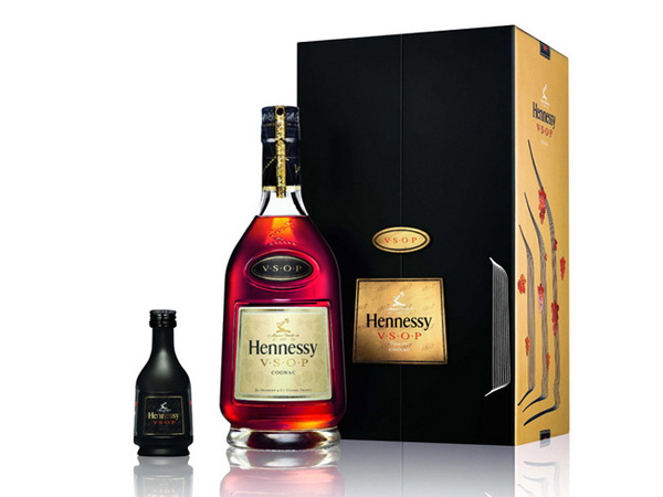 Hennessy 推出多款2013年限量版中秋献礼