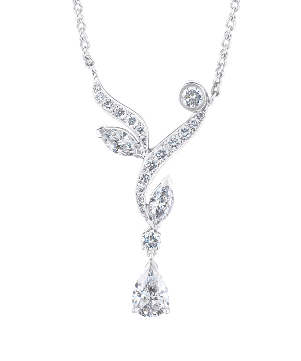 <a target='_blank' style='color: #666666;' href='http://brand.fengsung.com/debeersdiamondjewellers/' >戴比尔斯钻石珠宝</a>璀璨钻饰闪耀2014婚礼季