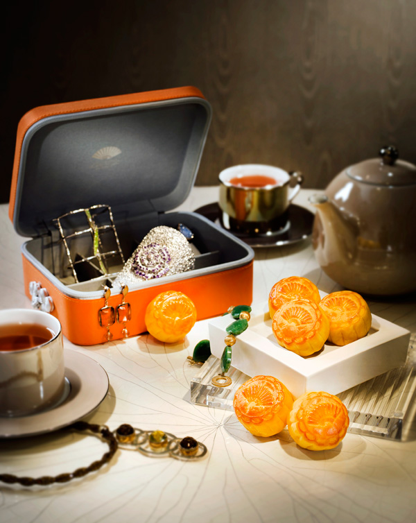 香港置地文华东方酒店推出独家订制月饼礼盒