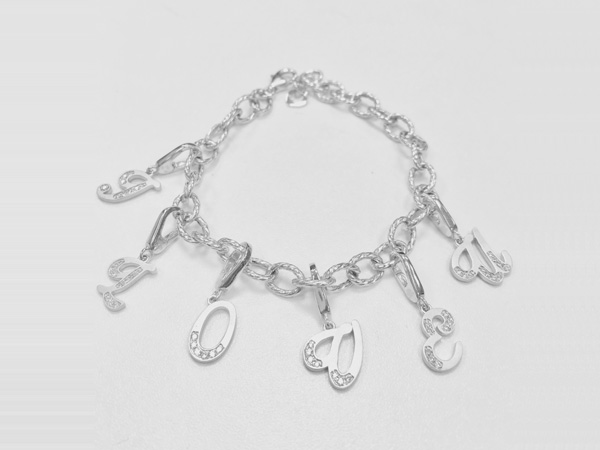 Marvella情人节献礼 纯粹蓝宝雕饰下的爱情密码