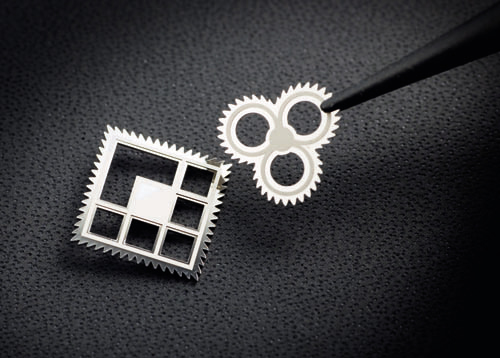 齿轮间的游戏 秒针会“漂移”的艾美神秘指针腕表