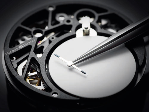 齿轮间的游戏 秒针会“漂移”的艾美神秘指针腕表