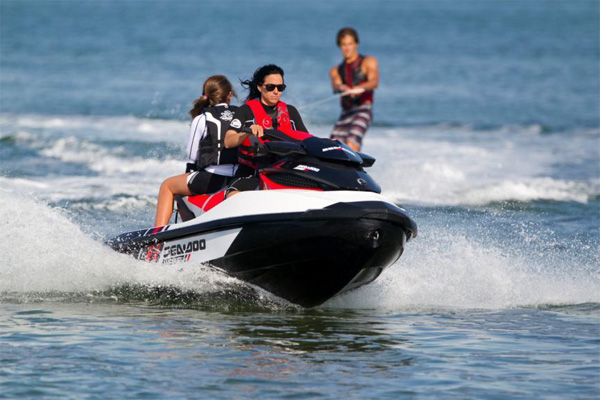 BRP Seadoo Wake：称霸水上竞速运动 