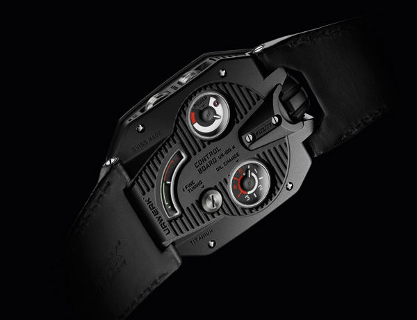 URWERK UR-105M：铁甲骑士，时间之光