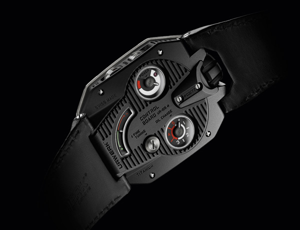 URWERK UR-105M：铁甲骑士，时间之光