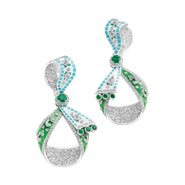 沉闷秋冬 用一件彩色珠宝提亮造型