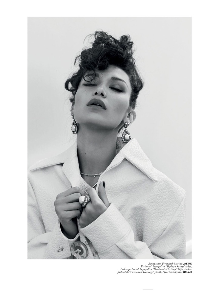 Bella Hadid《Vogue》土耳其版2016年5月号