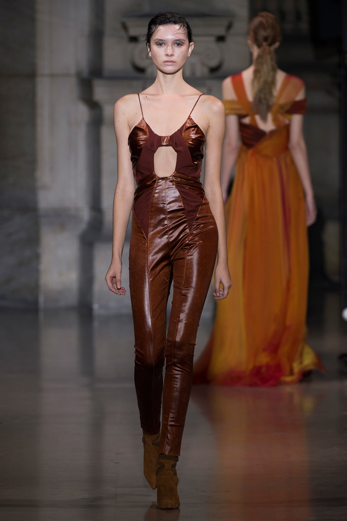 Yiqing Yin 2016春夏高级定制流行发布