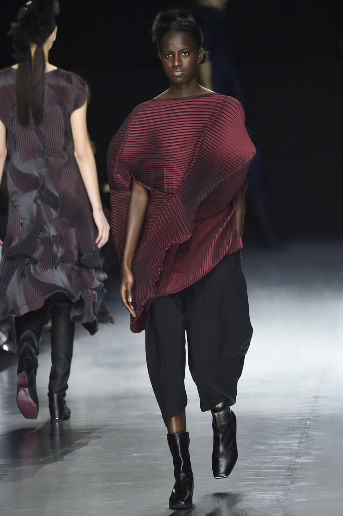 <a target='_blank' style='color: #666666;' href='http://brand.fengsung.com/IsseyMiyake/' >Issey Miyake</a> 2016秋冬流行发布