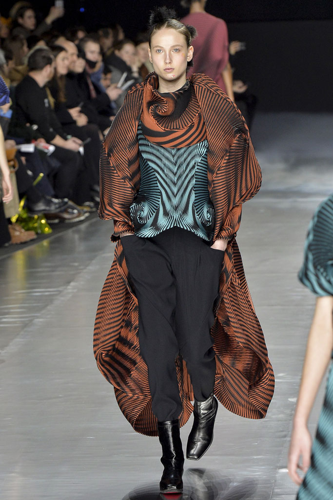 <a target='_blank' style='color: #666666;' href='http://brand.fengsung.com/IsseyMiyake/' >Issey Miyake</a> 2016秋冬流行发布