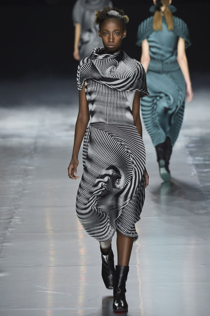 <a target='_blank' style='color: #666666;' href='http://brand.fengsung.com/IsseyMiyake/' >Issey Miyake</a> 2016秋冬流行发布