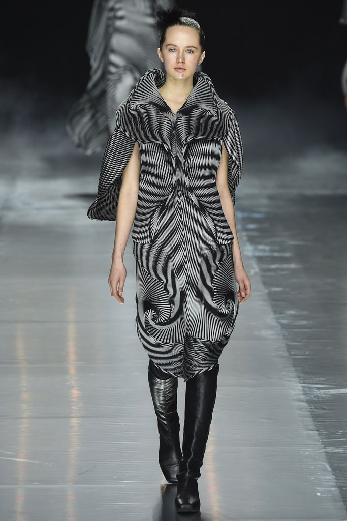 <a target='_blank' style='color: #666666;' href='http://brand.fengsung.com/IsseyMiyake/' >Issey Miyake</a> 2016秋冬流行发布