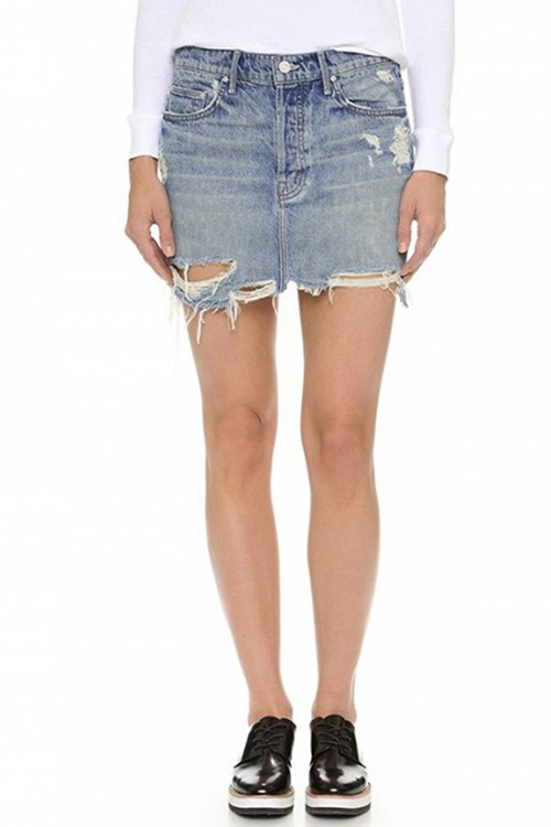 卷土重来，街拍达人粉牛仔迷你裙