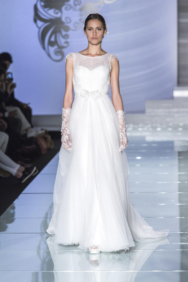 Lusan Mandongus 2017春夏系列婚纱秀