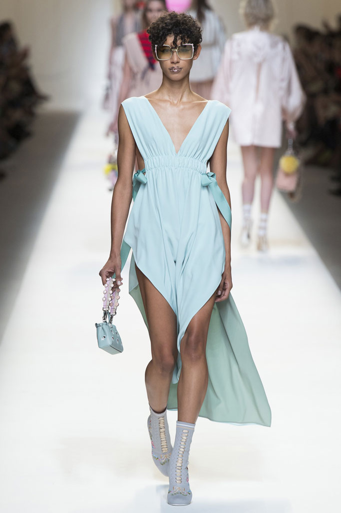 Fendi 2017春夏流行发布