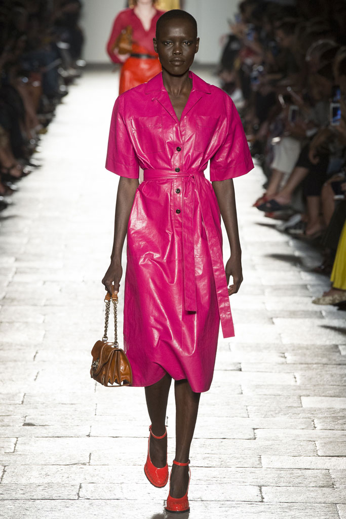 <a target='_blank' style='color: #666666;' href='http://brand.fengsung.com/bottegaveneta/' >Bottega Veneta</a> 2017春夏流行发布