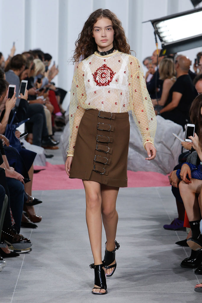 <a target='_blank' style='color: #666666;' href='http://brand.fengsung.com/Carven/' >Carven</a> 2017春夏流行发布