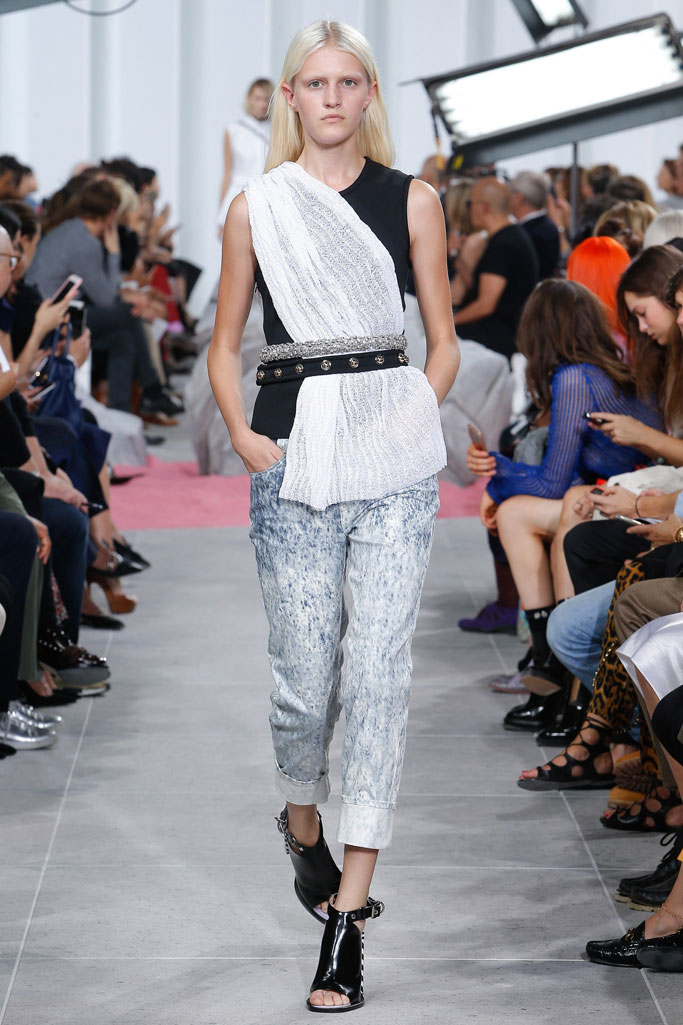 <a target='_blank' style='color: #666666;' href='http://brand.fengsung.com/Carven/' >Carven</a> 2017春夏流行发布