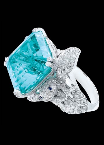 Van Cleef & Arpels <a target='_blank' style='color: #666666;' href='http://brand.fengsung.com/vancleefarpels/' >梵克雅宝</a>