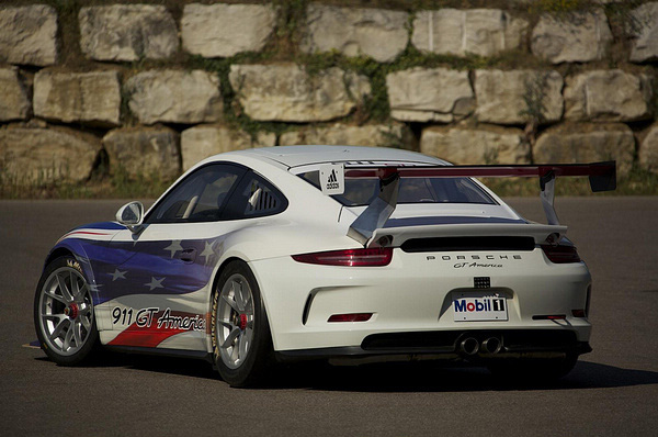 Porsche（保时捷）911 GT America 赛车登场