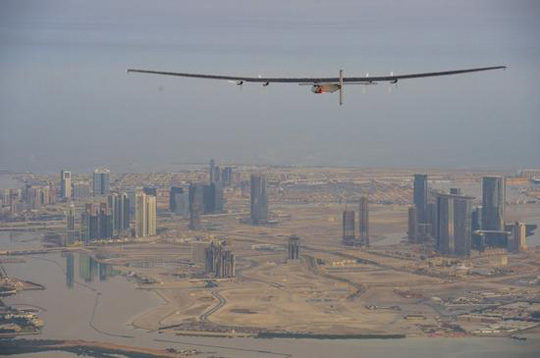 最大太阳能飞机阿联酋试飞：即将环球之旅