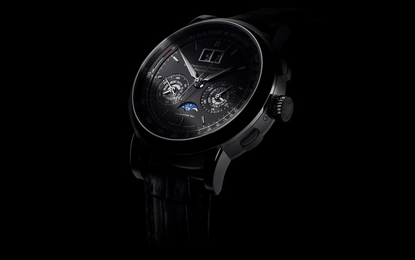 <a target='_blank' style='color: #666666;' href='http://brand.fengsung.com/alangesohne/' >朗格</a>全新Datograph Perpetual Tourbillon铂金款