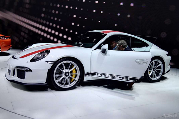 保时捷911 R 于日内瓦车展正式发布