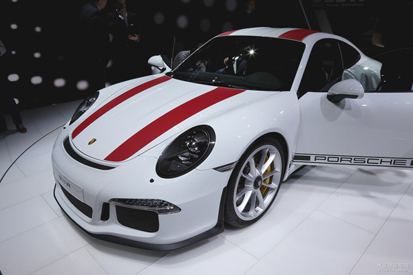 保时捷911 R 于日内瓦车展正式发布