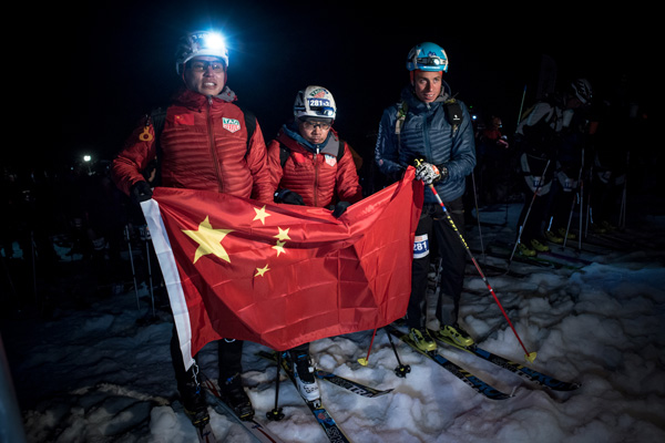 泰格豪雅携手中国国家滑雪登山队首次出征瑞士冰川巡逻滑雪登山赛