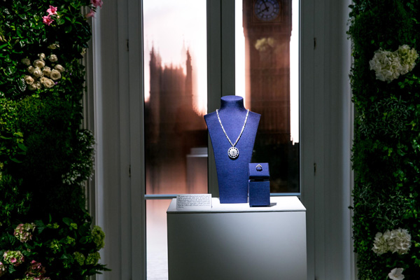 戴比尔斯伦敦印象系列巴黎高级珠宝展绽放璀璨光华