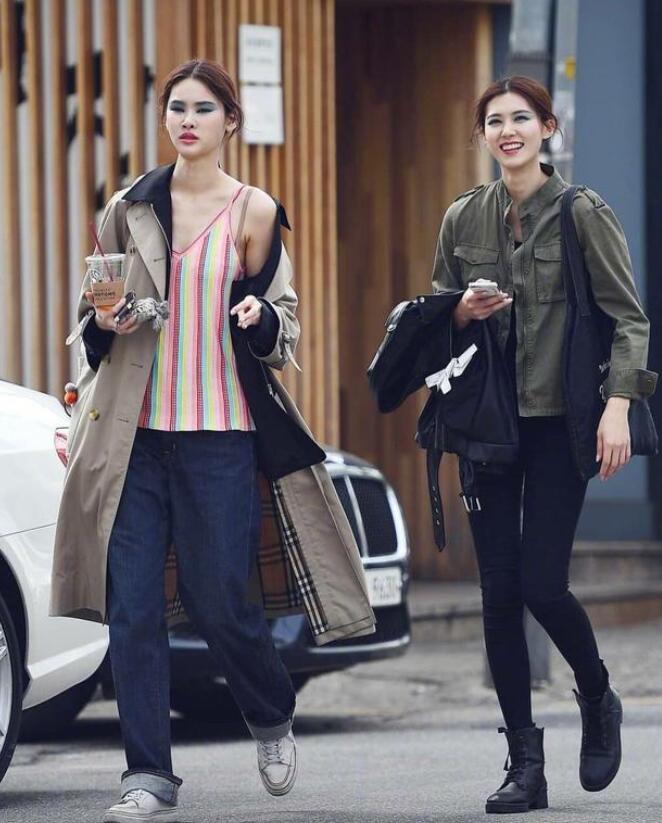 宽松外套 紧身裤子