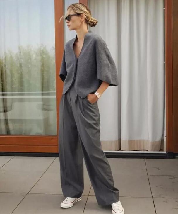 职业单品与休闲款组合穿