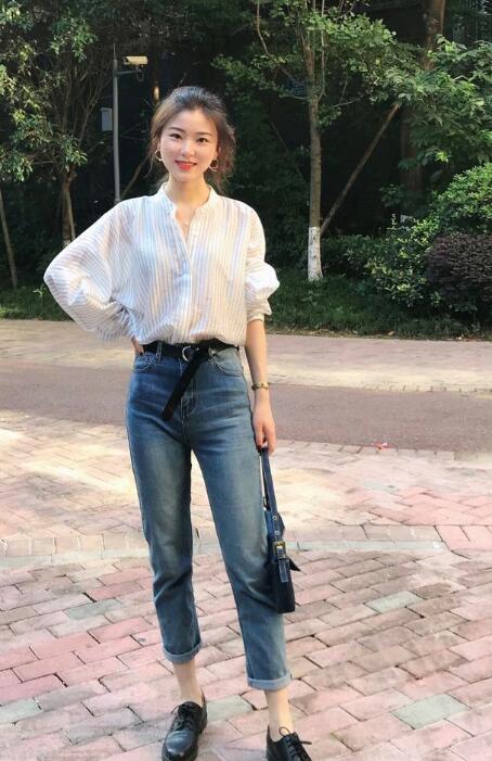条纹衬衫 九分牛仔裤