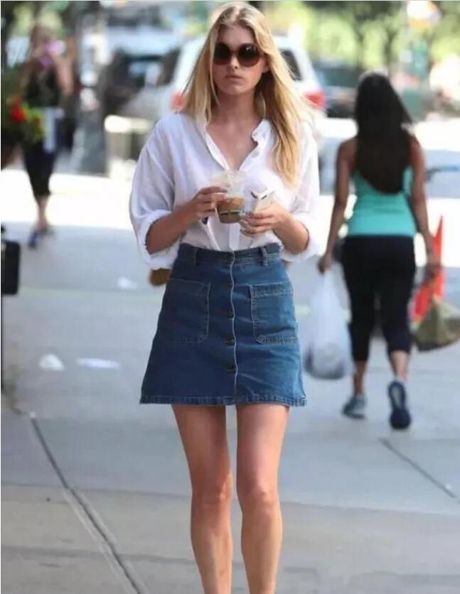 白色衬衫 牛仔短裙