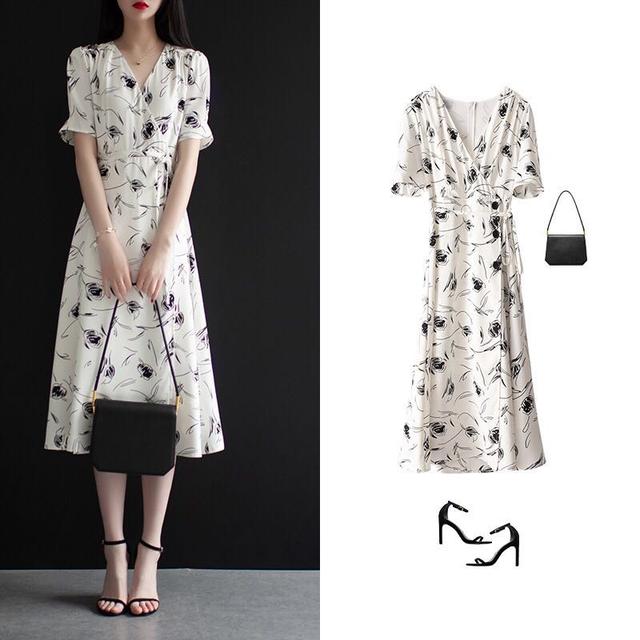 小碎花连衣裙 高跟鞋