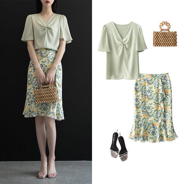 绿色扭结T恤 绿色小碎花半身裙