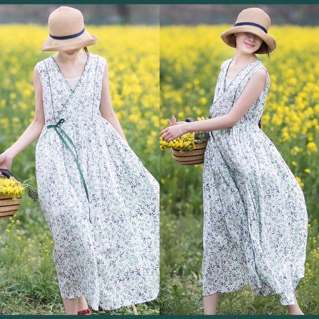 白色小碎花连衣裙 平底鞋