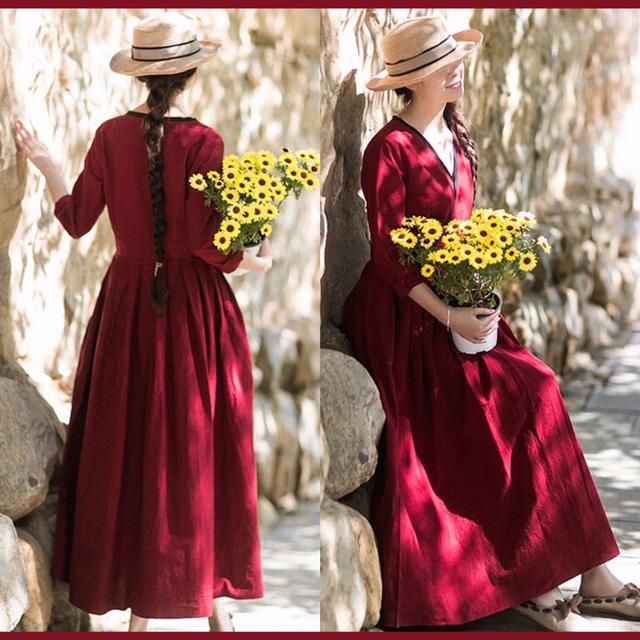 红色长袖V领连衣裙 圆头奶奶鞋