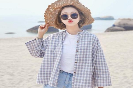 格子上衣 牛仔裤