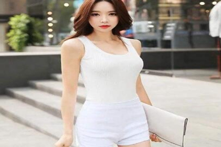 女士白色短裤 短袖T恤