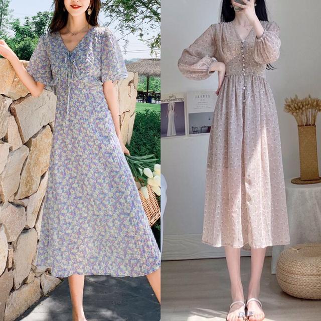 蓝色小碎花连衣裙 圆头奶奶鞋