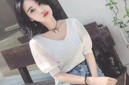 凉快的针织上衣