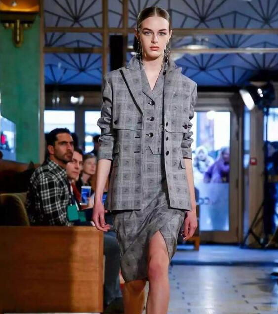 黑灰色系苏格兰格纹女装