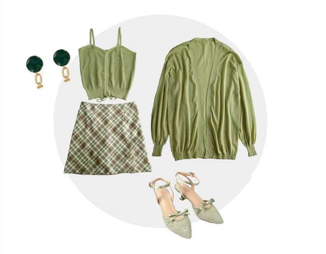 牛油果色小背心 绿格纹短裙 牛油果色防晒衫 浅绿色细跟