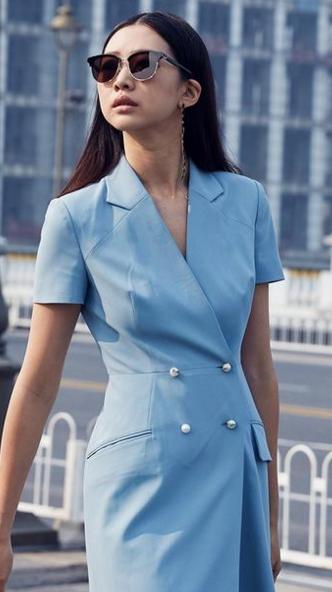 蓝色西装裙