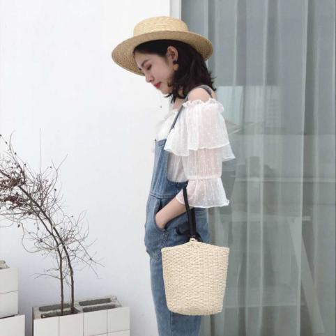 破洞背带裤 一字肩