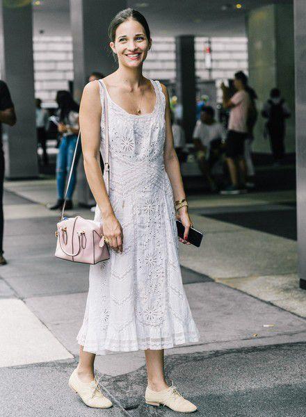 绣花镂空吊带裙