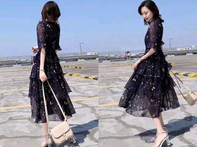 碎花连衣裙 一字高跟凉鞋