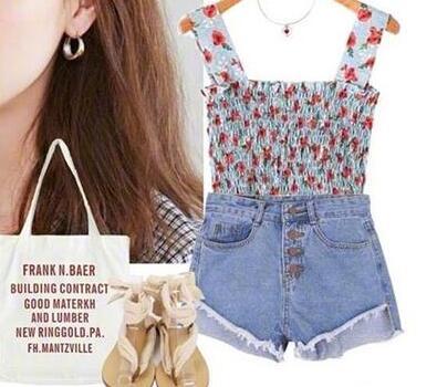 草莓褶皱背心 纽扣高腰牛仔裤 绑带凉鞋 帆布包